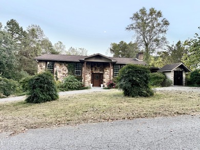 (private lake, pond, creek) Home For Sale in Powell Tennessee