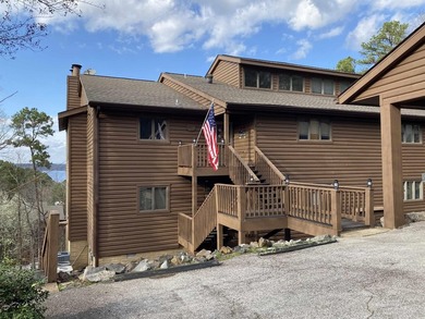 You will love the layout and the view of this Lake View condo at - photo 2