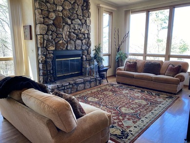 You will love the layout and the view of this Lake View condo at - photo 8