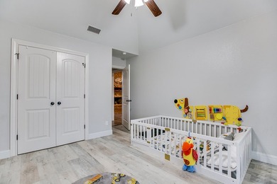 Beautiful 5 Bedroom, 3 Bath brick home on 1.05 fenced in acre - photo 17