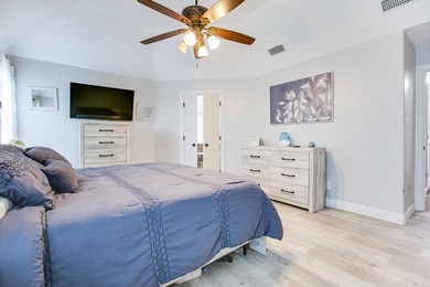 Beautiful 5 Bedroom, 3 Bath brick home on 1.05 fenced in acre - photo 26