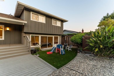 Nestled within the prestigious Peacock Gap neighborhood, 127 - photo 32