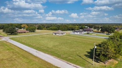 Lake Lot For Sale in Gun Barrel City, Texas