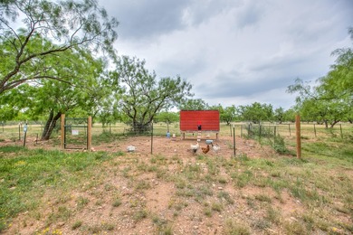 Beautiful 5 Bedroom, 3 Bath brick home on 1.05 fenced in acre - photo 41