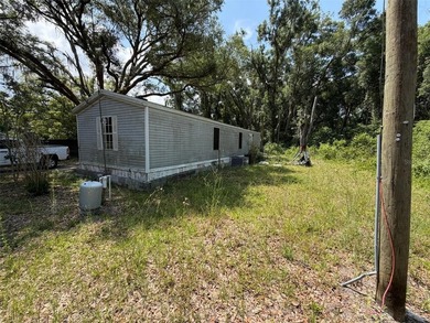 This 2-bedroom, 2-bath mobile home provides comfortable living - photo 4
