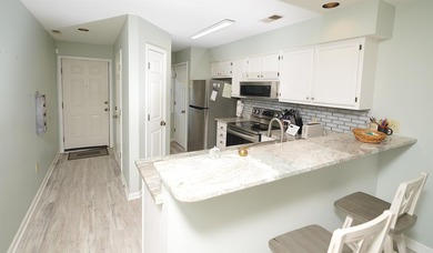 Charming 2-Bed, 2-Bath Condo in Cypress Bay Community - Little - photo 5