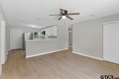 Renovated and Move-in ready! This 4-bedroom, 1-bath home offers - photo 3