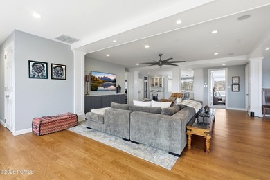 Wasatch Towers Penthouse No. 1001 commands the entire top floor