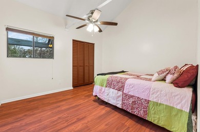 Welcome to this beautiful 4-bedroom townhouse offering plenty of - photo 20