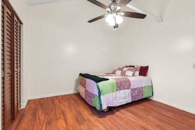 Welcome to this beautiful 4-bedroom townhouse offering plenty of - photo 21