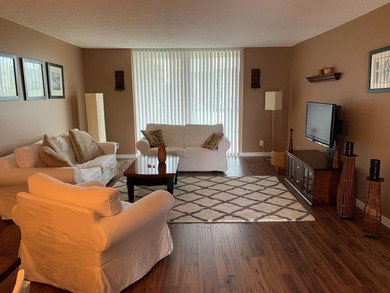 ***Investor Special*** CASH ONLY , No age restriction, Remodeled - photo 3