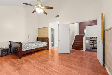 Welcome to this beautiful 4-bedroom townhouse offering plenty of - photo 24
