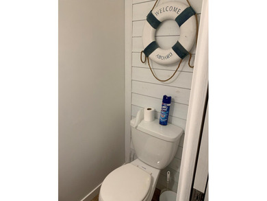 ***Investor Special*** CASH ONLY , No age restriction, Remodeled - photo 7
