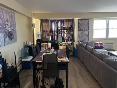 Welcome to Landmark Towers in the desirable Lower Chelsea - photo 9
