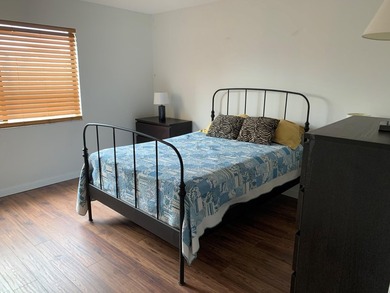 ***Investor Special*** CASH ONLY , No age restriction, Remodeled - photo 10