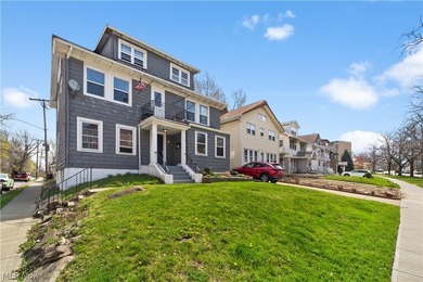 Fantastic investment or owner-occupant opportunity! This fully - photo 2