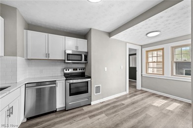 Fantastic investment or owner-occupant opportunity! This fully - photo 8