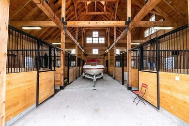 A rare and unique opportunity to own a 401 acres w/ farm - photo 12