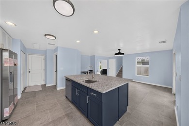 This beautifully renovated move in ready home offers 3 bedrooms - photo 13