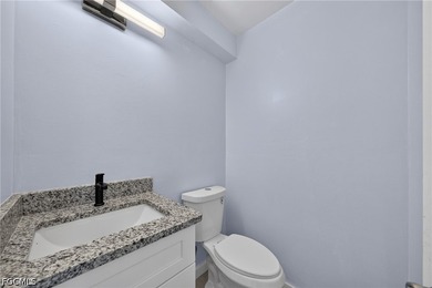 This beautifully renovated move in ready home offers 3 bedrooms - photo 15