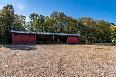 A rare and unique opportunity to own a 401 acres w/ farm - photo 16