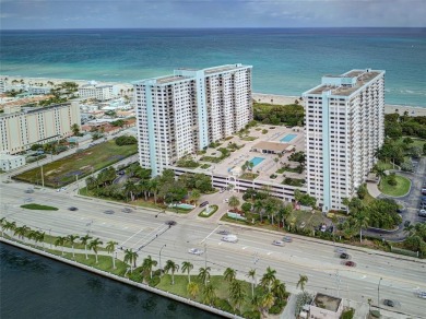 Lake Condo For Sale in Hollywood, Florida
