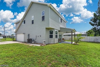 This beautifully renovated move in ready home offers 3 bedrooms - photo 27