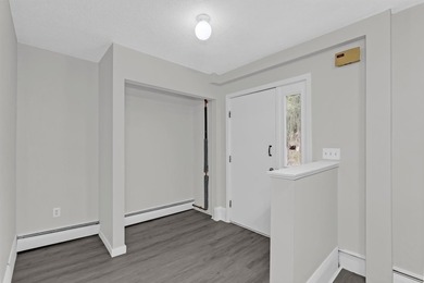 Beautiful large home located minutes away from Lake Phalen. This - photo 6
