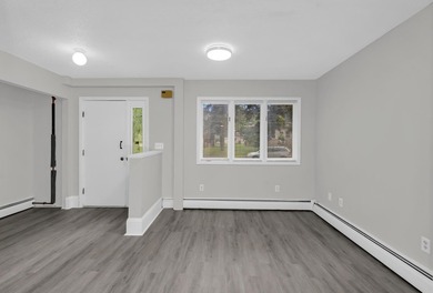 Beautiful large home located minutes away from Lake Phalen. This - photo 7