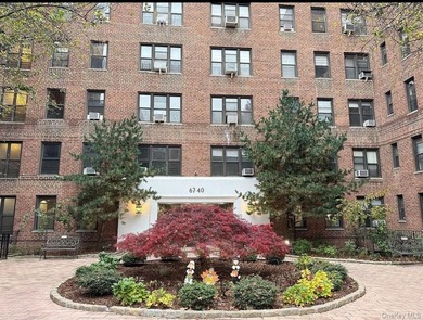 Welcome to this charming 2-bedroom co-op renovated not long age - photo 1