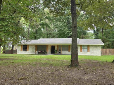 Beautifully Renovated 3-Bedroom Home on 0.75 Acres in Lone Star - photo 7