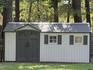 Beautifully Renovated 3-Bedroom Home on 0.75 Acres in Lone Star - photo 9