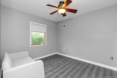 Bellmore water view 4-bedroom 2 bath colonial. Two 1st floor - photo 11