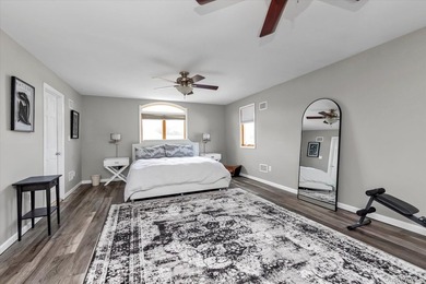Bellmore water view 4-bedroom 2 bath colonial. Two 1st floor - photo 12
