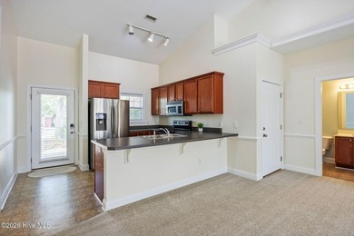 Welcome to this beautifully maintained single-story townhome - photo 14