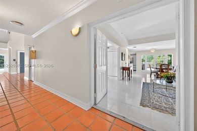 Poised atop an immaculate boutique building, walkable to Miracle - photo 14