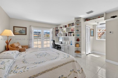 Poised atop an immaculate boutique building, walkable to Miracle - photo 17