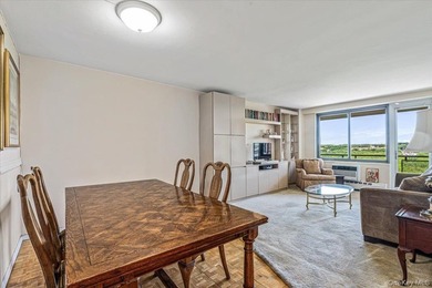 Welcome to your next home at Lakeside Towers! This spacious - photo 1