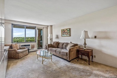 Welcome to your next home at Lakeside Towers! This spacious - photo 3