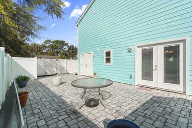 This is a beautifully maintained and updated 3 bed 2 bath home - photo 8
