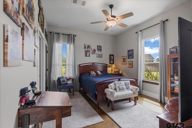 Experience the perfect blend of luxury, comfort, and - photo 8