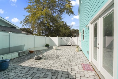 This is a beautifully maintained and updated 3 bed 2 bath home - photo 9