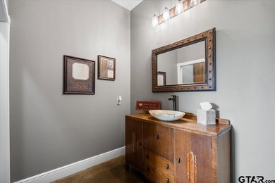 Experience the perfect blend of luxury, comfort, and - photo 9