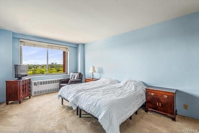 Welcome to your next home at Lakeside Towers! This spacious - photo 10