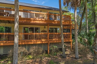 Beautifully remodeled & freshly updated 2 Bedroom, 2 Bath Villa - photo 2