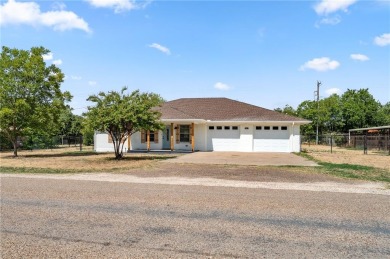 Lake Home Off Market in Clifton, Texas