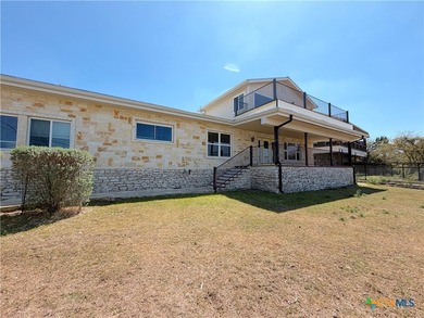 MOTIVATED SELLER. Charming Canyon Lake Retreat with Panoramic - photo 2