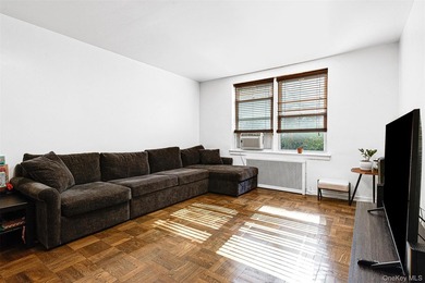 Perfect for pet lovers - no stairs here, just step right outside - photo 14