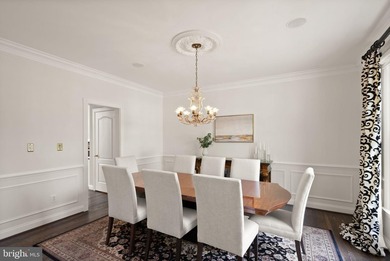 **OPEN HOUSE** Sunday July 12th, 1 pm - 3 pm. A Rare Offering in - photo 17