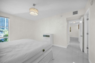 Furnished corner condo just 1 block from the beach-ideal for